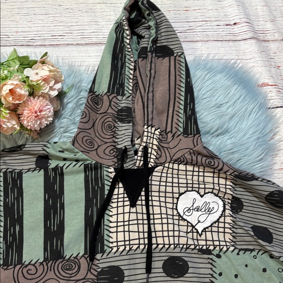 Disney The Nightmare Before Christmas Patchwork Hoodie sz 2X - Picture 2 of 9